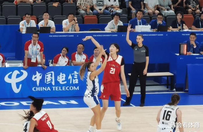 中国女篮20分狂胜葡萄牙，260斤刘禹彤大爆发，携韩旭冲世界冠军(1)