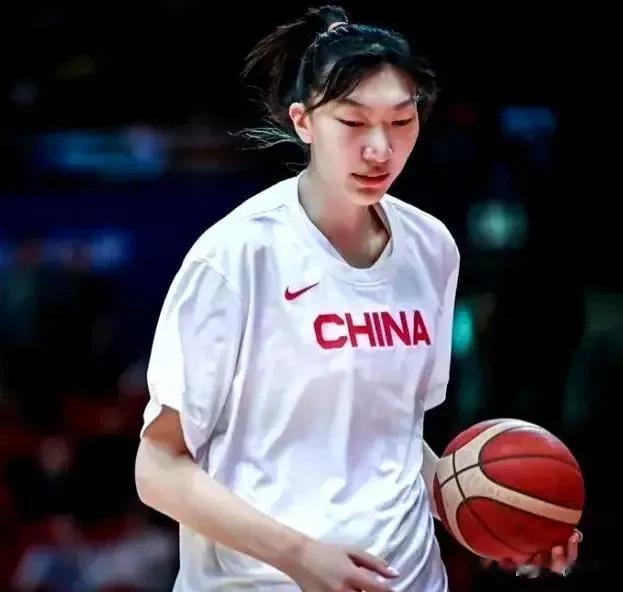 中国女篮即将在成都大运会决赛中再次对阵日本女篮，这是继今年女篮亚洲杯决赛后的又一(1)