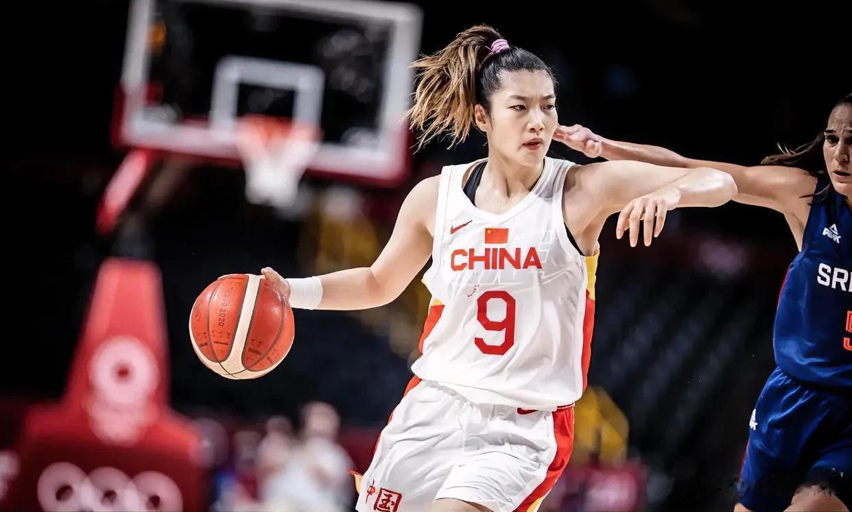乔尔杰维奇：现役中国女篮，能称得上世界顶尖的球员只有这3人！

乔尔杰维奇的评价(3)