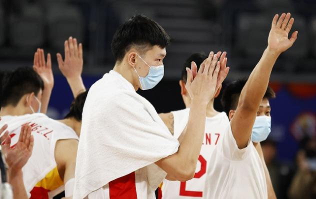 中国男篮受到争议！高薪球员问题，如今的数字数据(5)