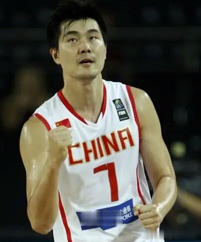 中国男篮六大后卫世界大赛火力谁最猛，胡卫东榜首，郭艾伦垫底(2)