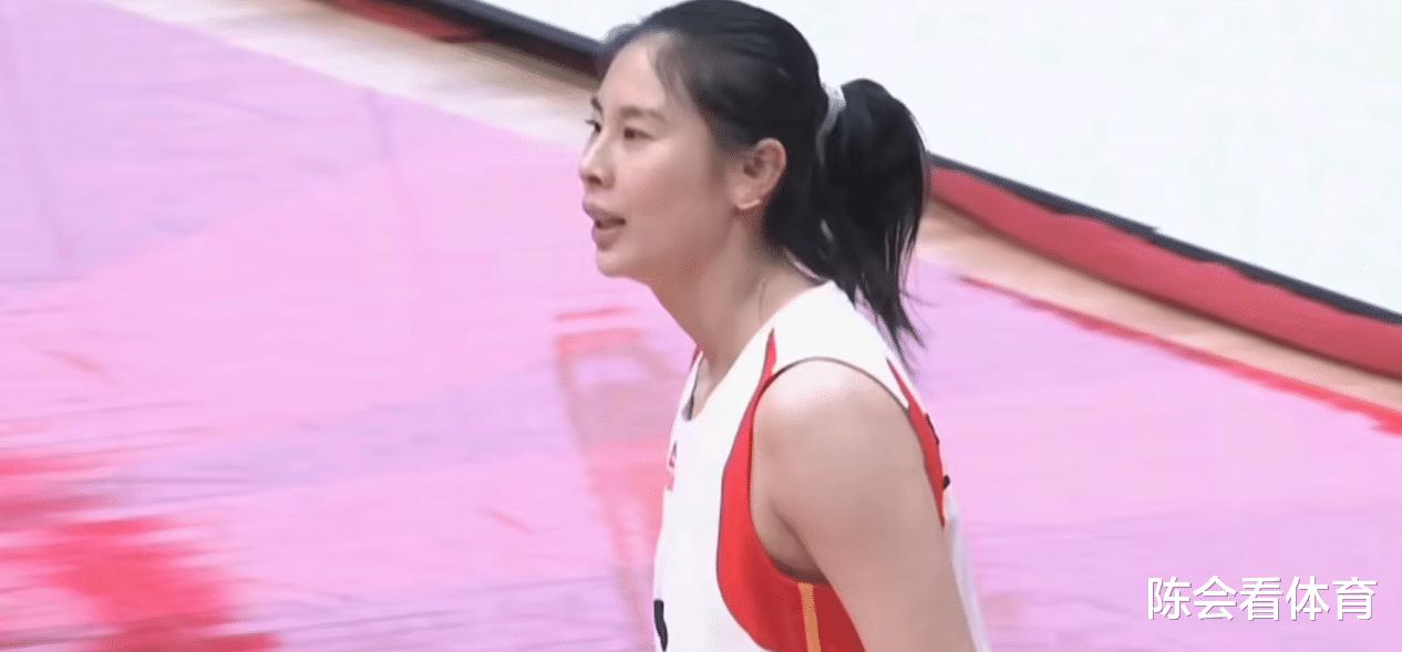 中国女篮四位国际级巨星，实力非凡，均为好手，郑薇十分赞同(1)