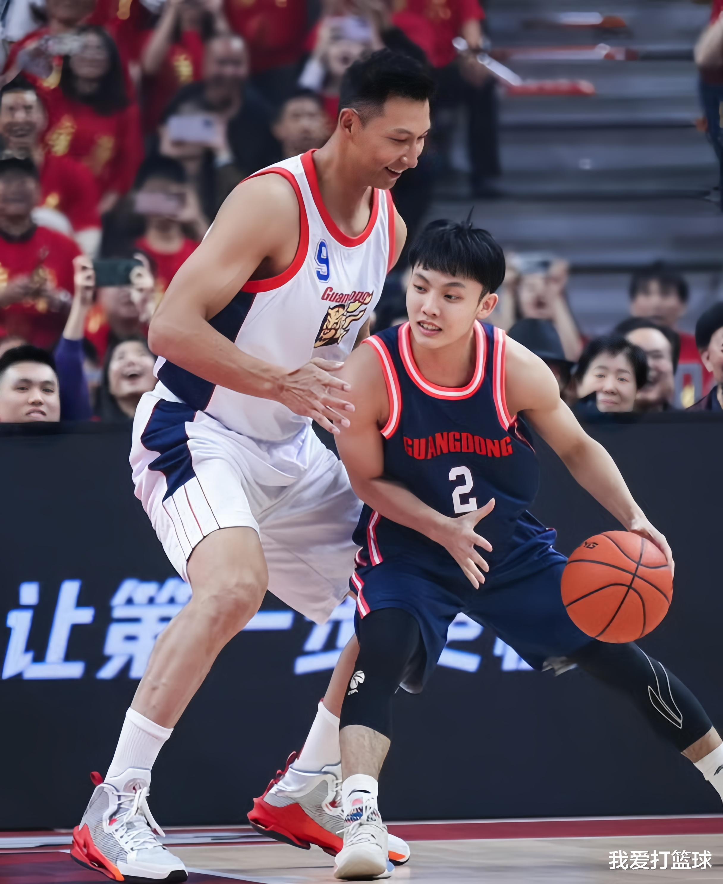 中国男篮再出新星！18岁小将入选篮球峰会，成为第15人，比肩周琦(1)