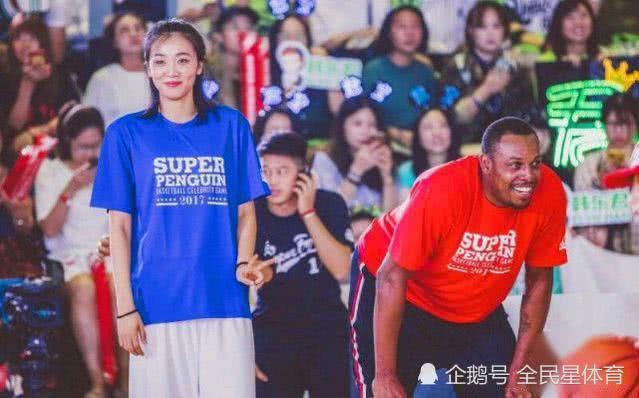 中国篮坛“第一”美女，曾被库里偷瞄，被科比称赞，网友：心动啊！(1)