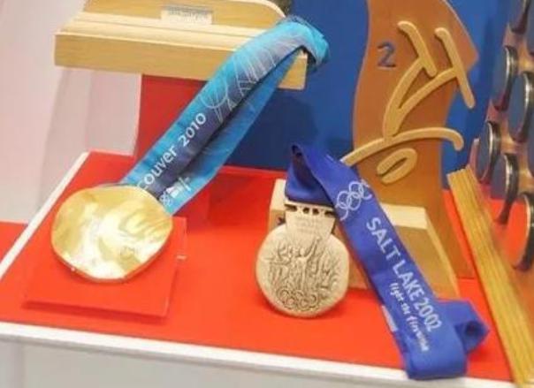 感动！奥运冠军为了筹钱给朋友治病，卖掉金牌和铜牌(2)