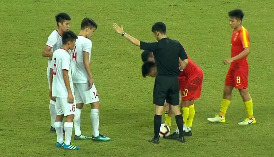 中国足球新“苦主”太太团曝光：颜值出众，比肩模特！(1)