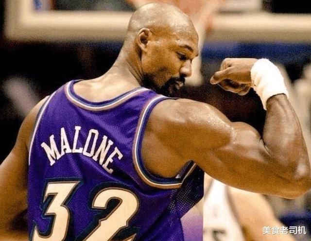 NBA历史10大肌肉男：个个体壮如牛，威猛无比，让人荷尔蒙上升(12)