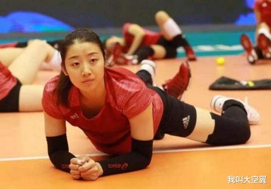 中国女排传喜讯！球队重返世界第一，郎平冲击奥运增添了信心(2)