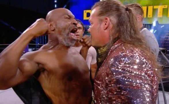 泰森KO打晕WWE世界冠军，咬耳朵过去了23年，三番战要KO霍利菲尔德(5)