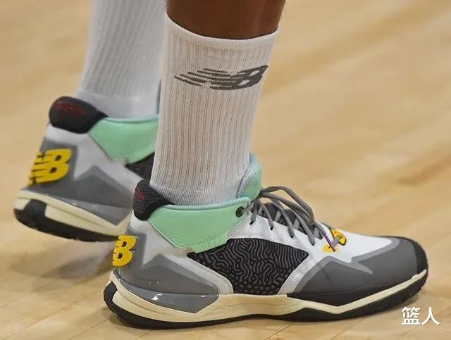 NBA球员上脚：浓眉哥穿Kobe5，海沃德的安踏球鞋很帅！(10)