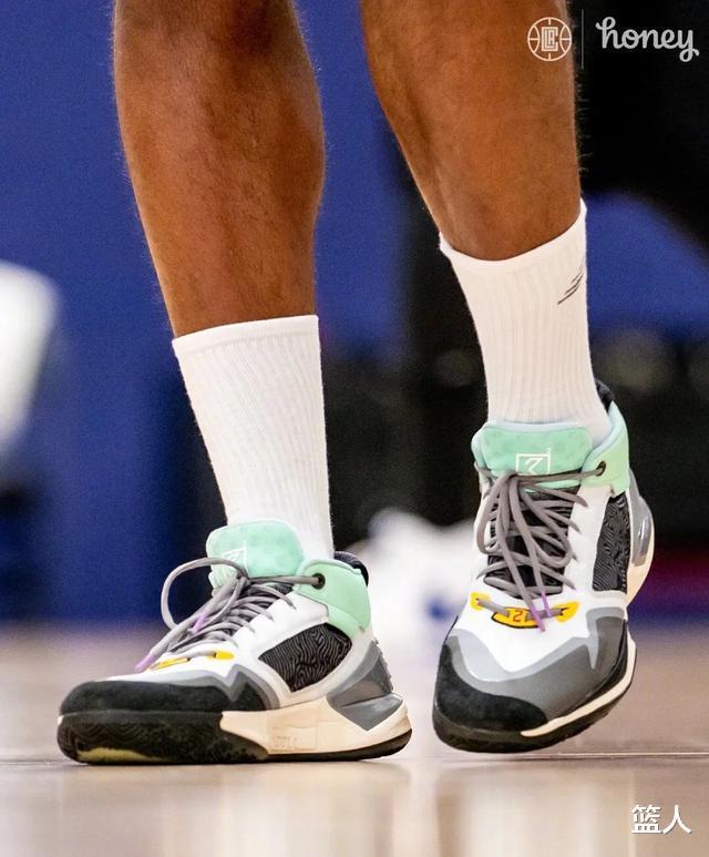 NBA球员上脚：浓眉哥穿Kobe5，海沃德的安踏球鞋很帅！(11)