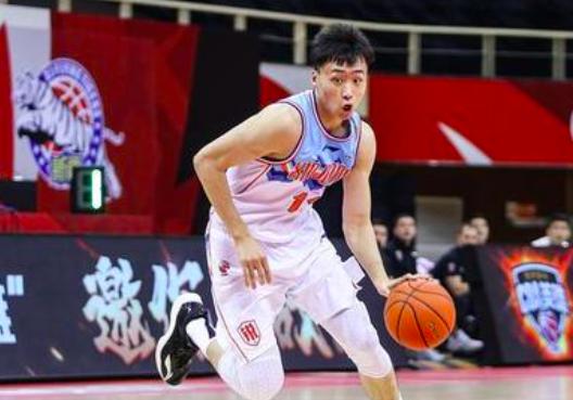 21岁清华天才，轰破中国男篮13年纪录！姚明杜锋会给他机会吗(4)