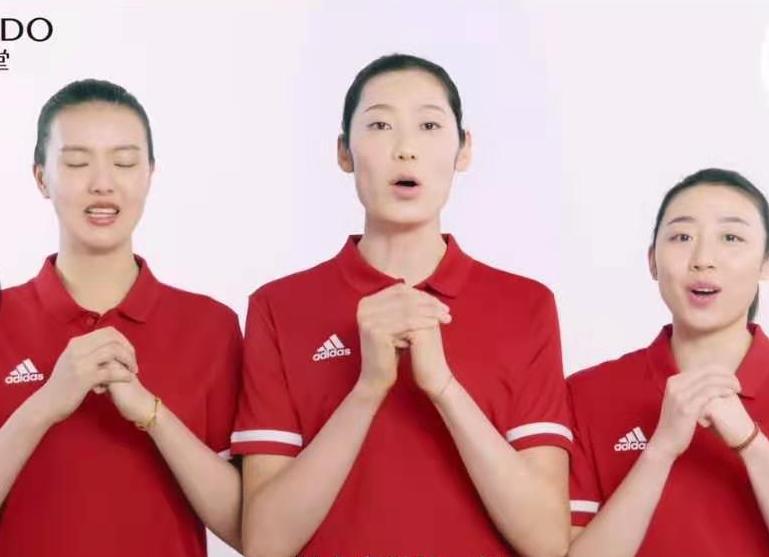 中国女排三位队员代言化妆品，化上妆之后的张常宁美艳动人！(4)