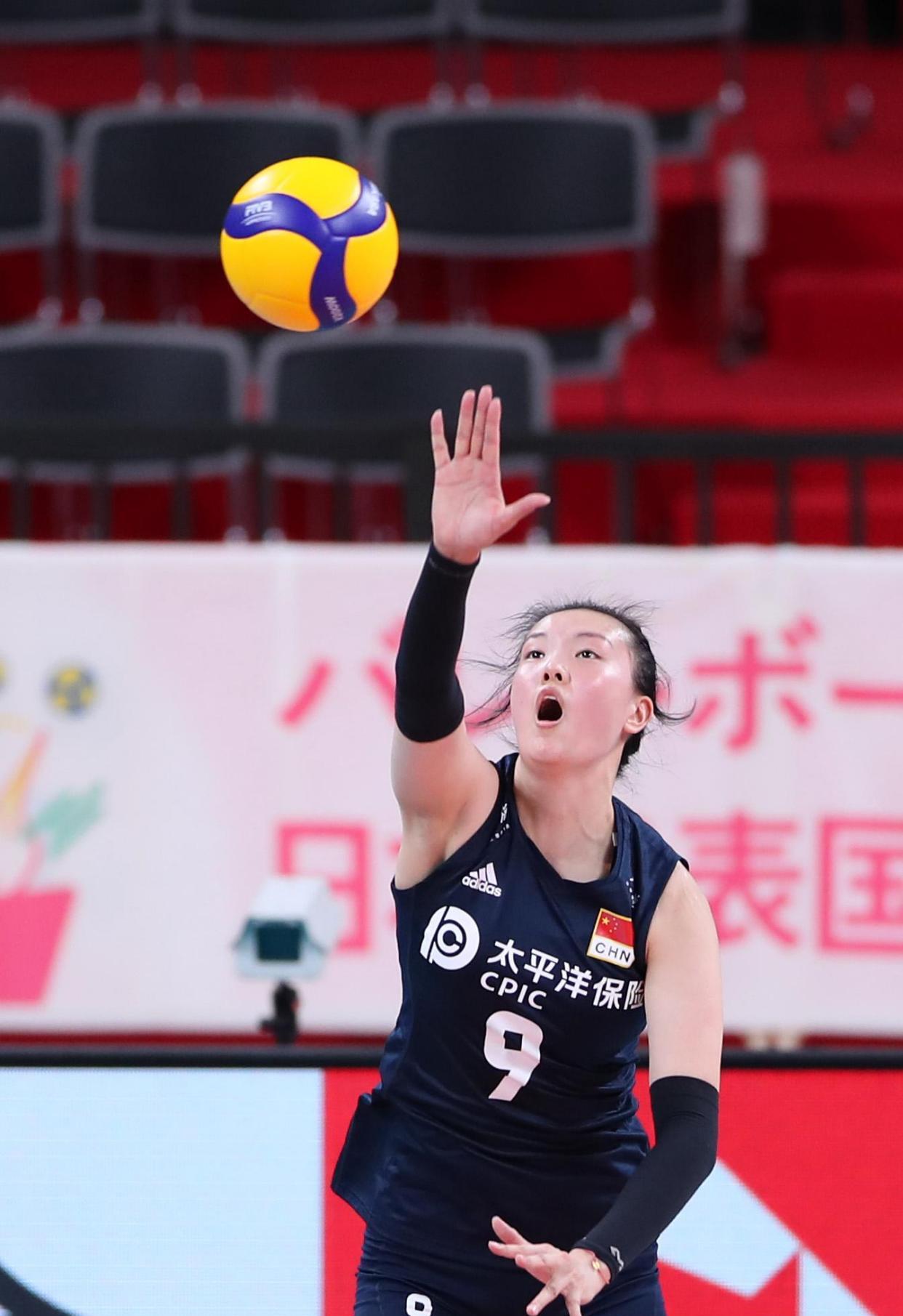 中国女排在东京奥运挑战赛大胜日本女排，为什么不喜反而忧虑？(4)