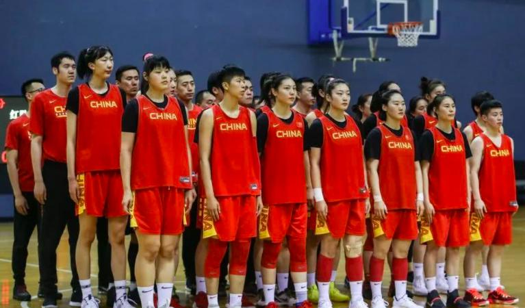 中国女篮官宣奥运名单，260斤刘禹彤拿全国冠军，却意外无缘东京(2)
