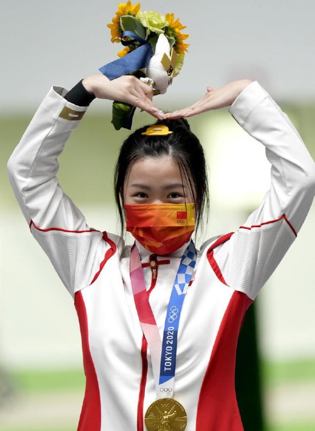 最后一枪逆转，清华祝贺杨倩夺得首金，俄奥运会标志像某品牌牛奶(1)