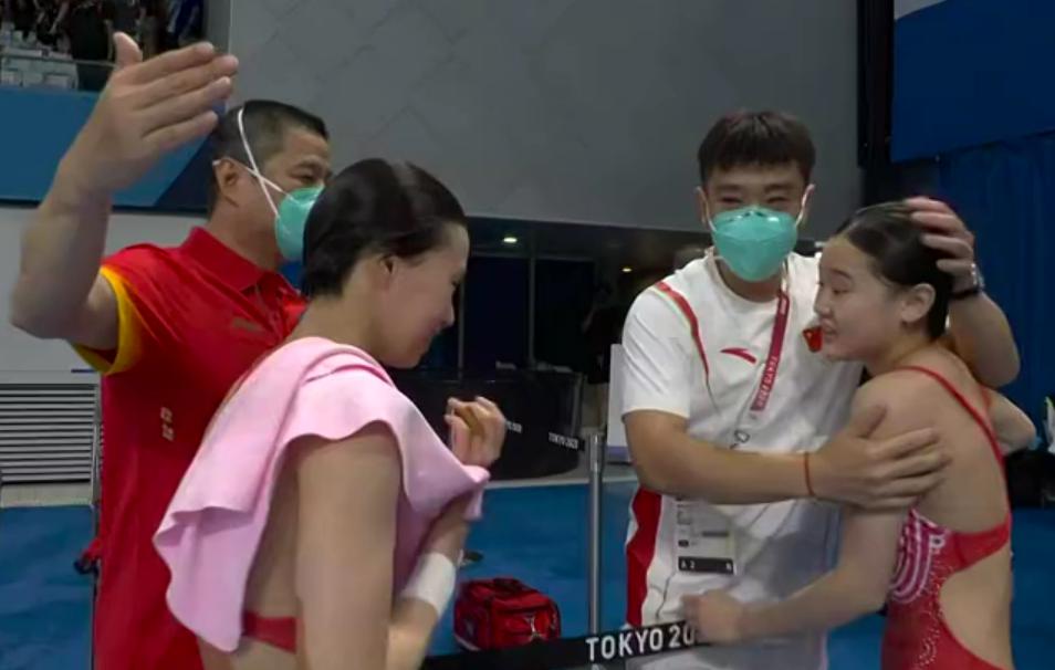 中国队重回奥运金牌榜首位！17岁＋15岁，跳水双姝四跳虐五跳(2)