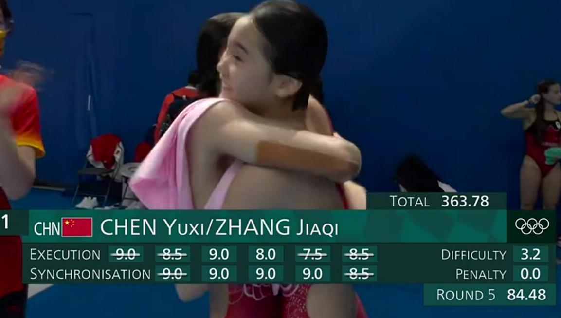 中国队重回奥运金牌榜首位！17岁＋15岁，跳水双姝四跳虐五跳(3)