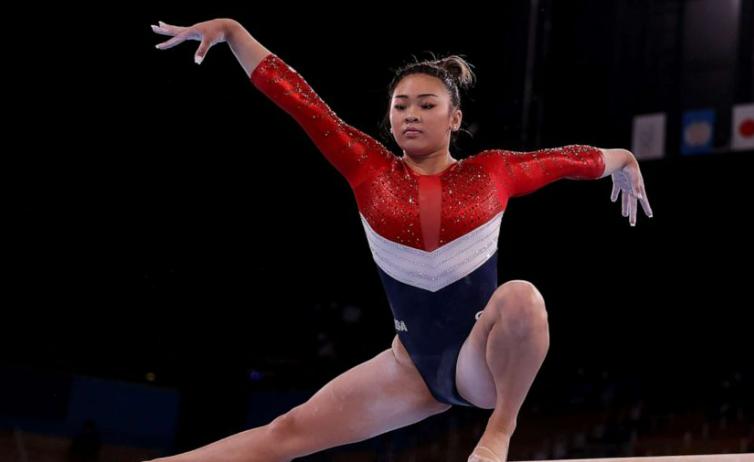 揭秘美国个人全能奥运冠军：亚裔苗族姑娘，父亲瘫痪，新体操一姐(2)