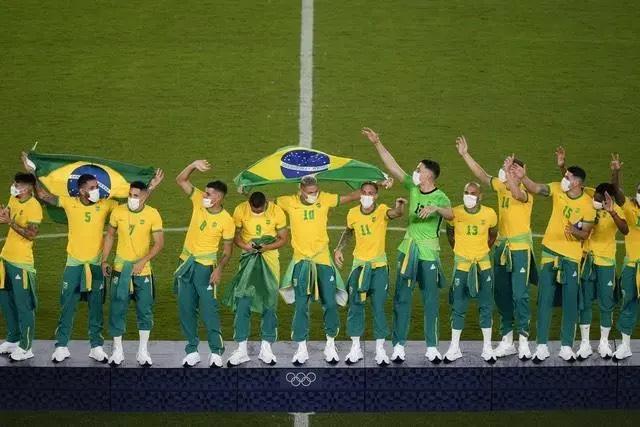 巴西男足拒绝展示签约的中国品牌，惩罚措施可能马上就要来了(1)