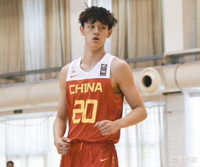 后继有人！4星中国球员宣布加盟NBA，明年有望首轮被选中(4)