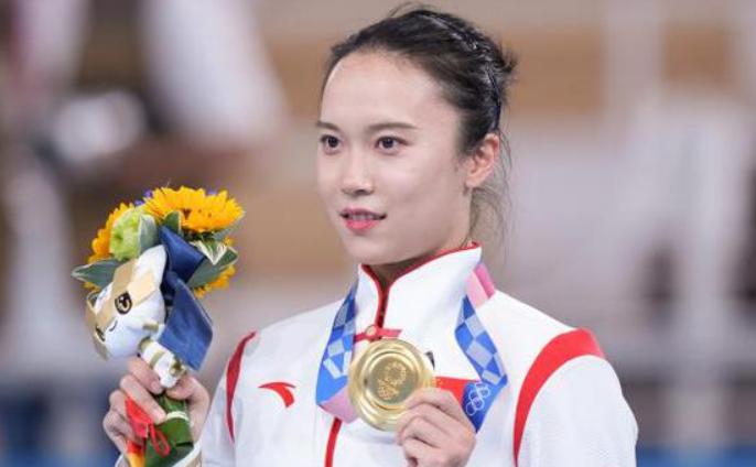 东京奥组委正式回应金牌“脱皮”：只是一层保护膜，不影响质量(1)