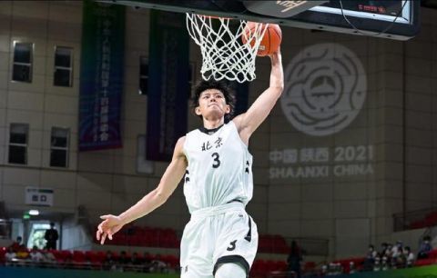 中国男篮18岁新星征服全运会，18分7板3助4帽，周鹏孙悦后继有人(3)