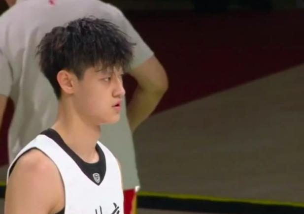 中国男篮18岁新星征服全运会，18分7板3助4帽，周鹏孙悦后继有人(5)