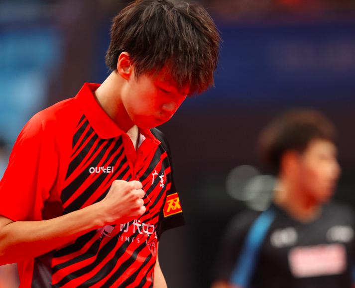 决胜局13-11逆转马龙！樊振东救5个赛点，生涯第二次夺男团冠军(3)
