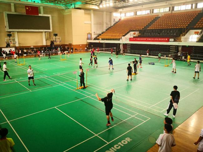 2021西城区中小学生羽毛球比赛在广安体育馆开幕(1)