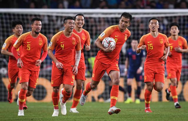 中国电竞能赢，中国足球呢？你越南都快踢不过了！(2)