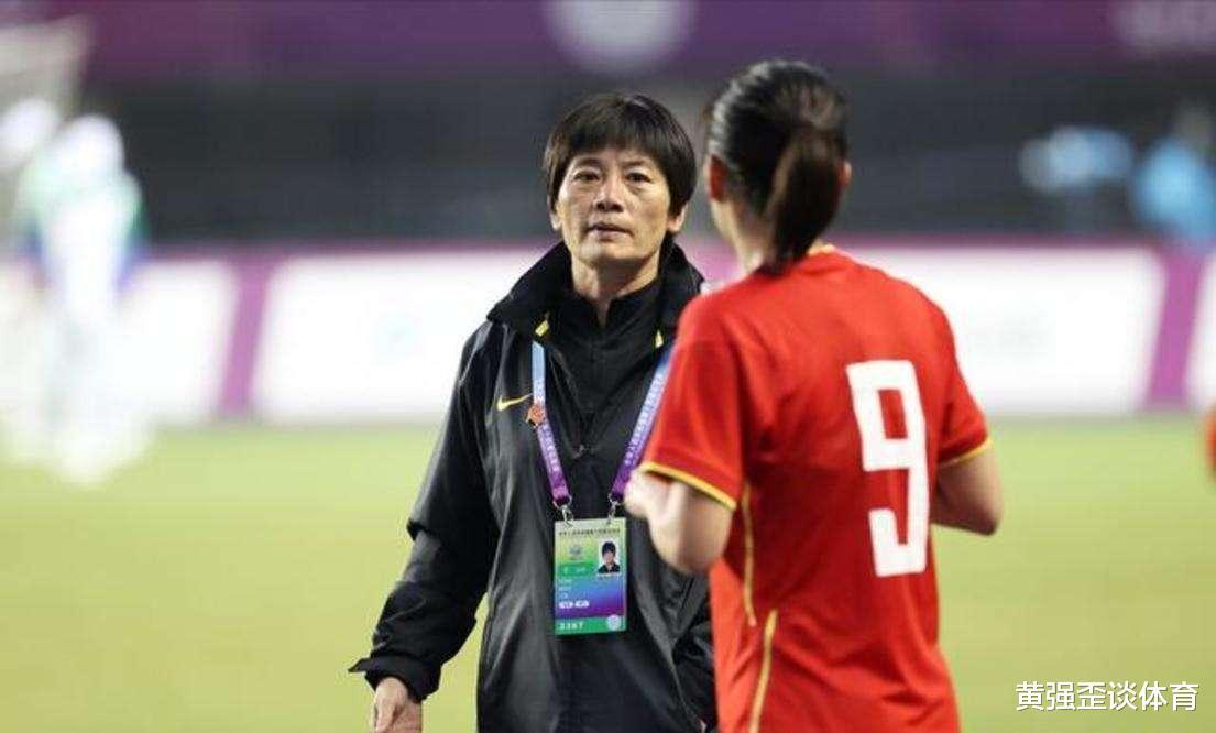 水庆霞与贾秀全对球员的对话，两人执教水平高低立竿见影！(1)