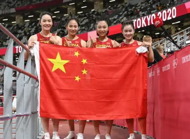 中国女飞人！测试赛险破亚洲纪录，国羽世界第一组合遭一轮游！(2)