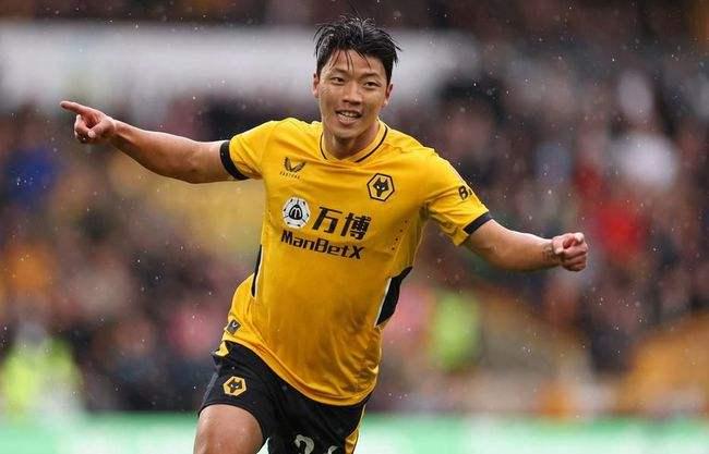 黄喜灿从小就展现足球天赋，赢得多次比赛，如今身价亚洲第五(1)