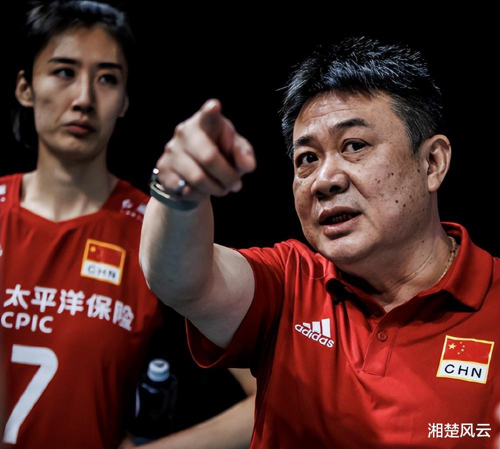 中国女排赢下比赛球迷却不满，世联赛就有类似问题，蔡斌要重视了(6)