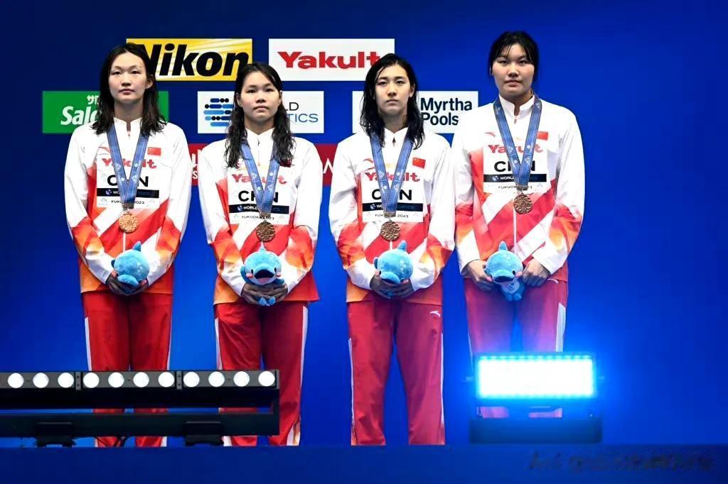 27日（周四）世锦赛中国队战报
获得一枚接力铜牌，3人晋级决赛
1、女子4X20(1)