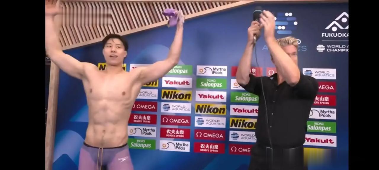 包揽蛙泳三金，世锦赛第一人就是他！

覃海洋，霸气冲天，日本世界游泳锦标赛一战成(6)