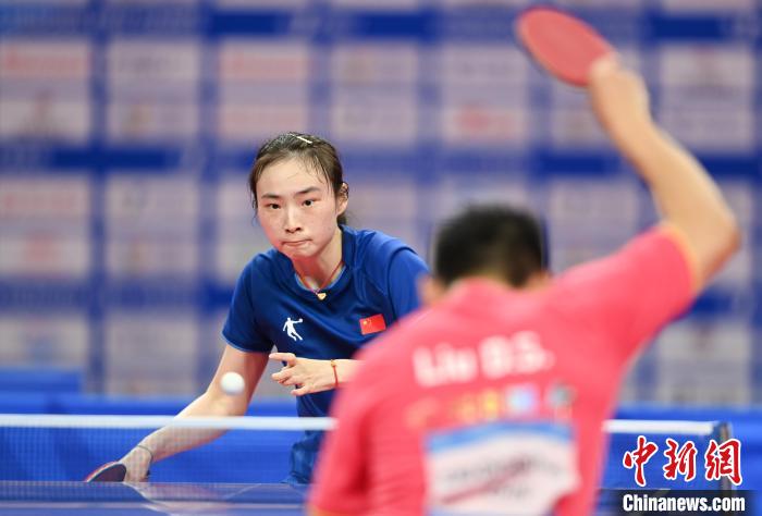 （成都大运会）中国队摘乒乓球混双金银牌 “出钱一丁”组合夺冠(1)