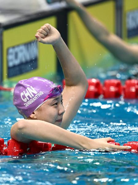 就在刚刚，19岁上海长宁姑娘唐钱婷游进30秒，夺得亚运女子50米蛙泳冠军(2)