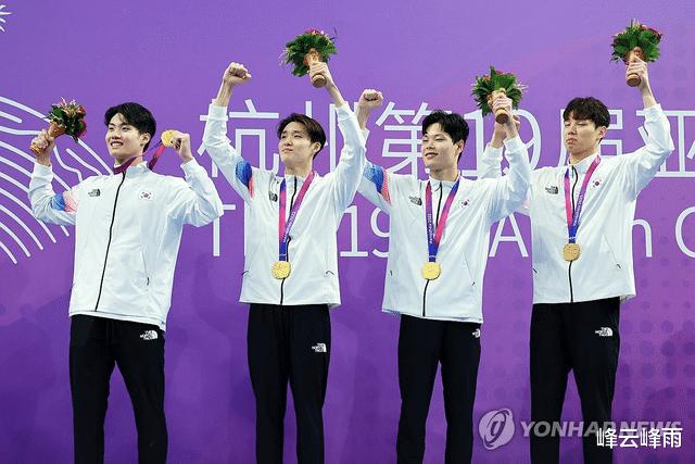 韩国获亚运史上首枚游泳接力项目冠军，“黄金一代”创亚洲新纪录(3)