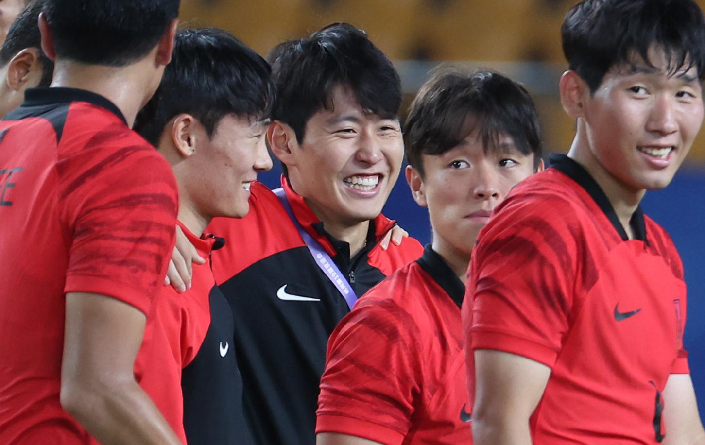 亚运会男足8强对阵出炉：2支中国球队晋级，但遭日韩伊沙合围！(3)
