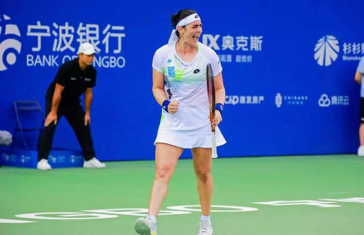 贾贝乌尔夺得WTA宁波站女单冠军，赛后学说中文“我爱你宁波”(1)