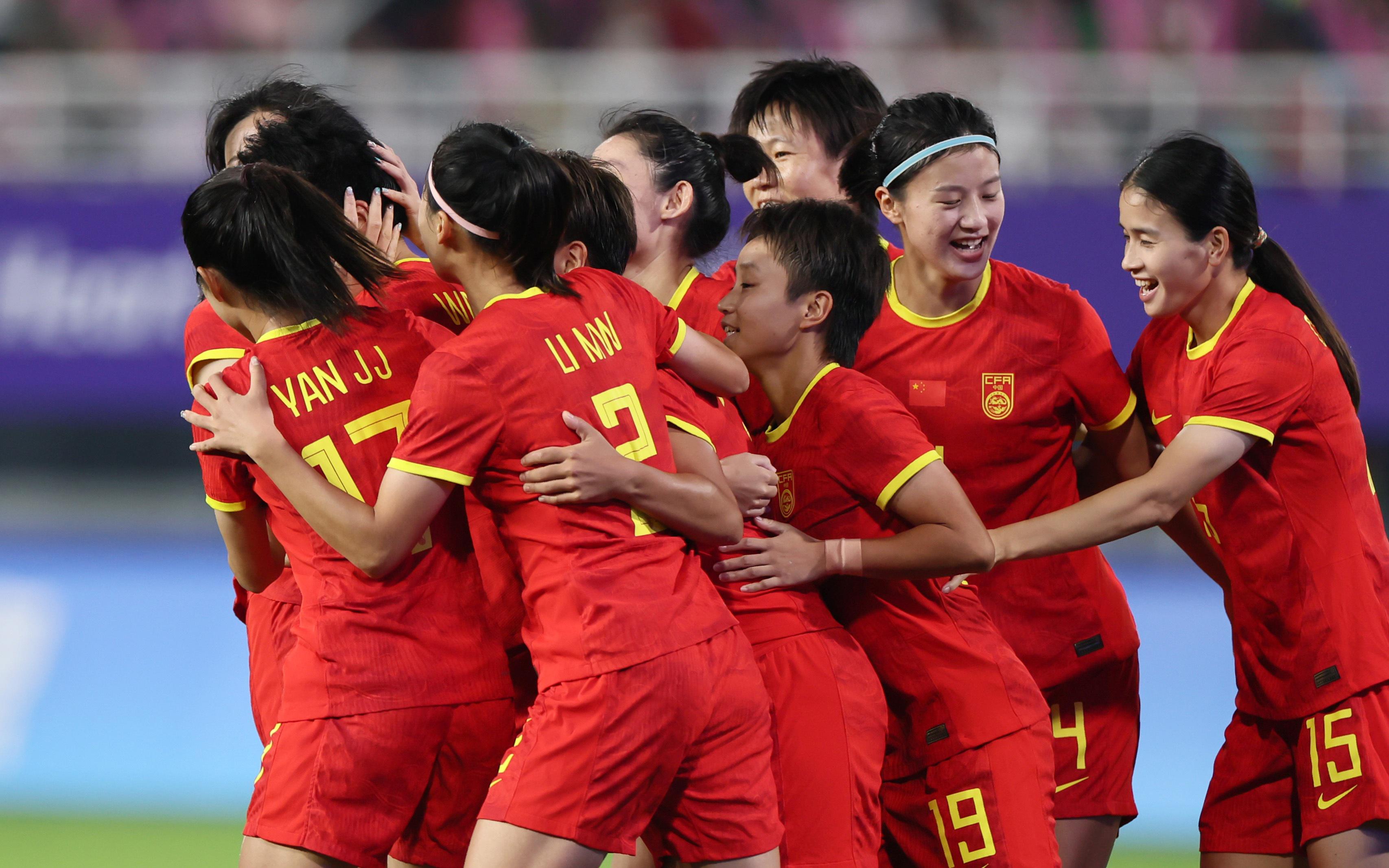 王霜和队友跳舞庆祝进球，中国女足战日本要“以我为主”(1)