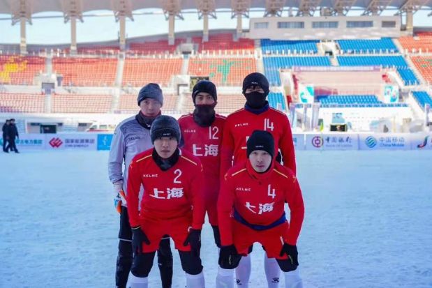 骄傲！这群崇明小伙在全运会上创造了上海雪地足球新记录，而崇明足球的未来更值得期待！(6)