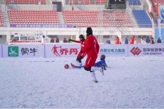 骄傲！这群崇明小伙在全运会上创造了上海雪地足球新记录，而崇明足球的未来更值得期待！(7)