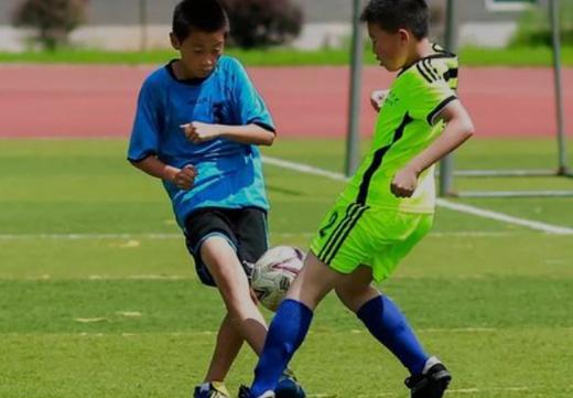 在中国，一个家庭从小培养一个能在中超联赛踢上主力的足球运动员，大概需要多少钱(6)