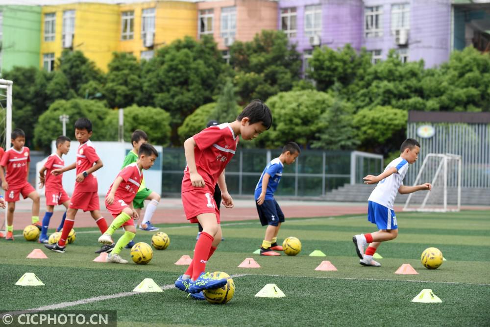 贵州仁怀: 校园足球 强身健体(4)