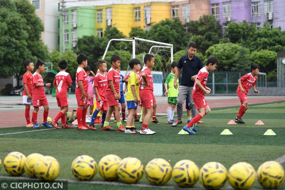 贵州仁怀: 校园足球 强身健体(6)
