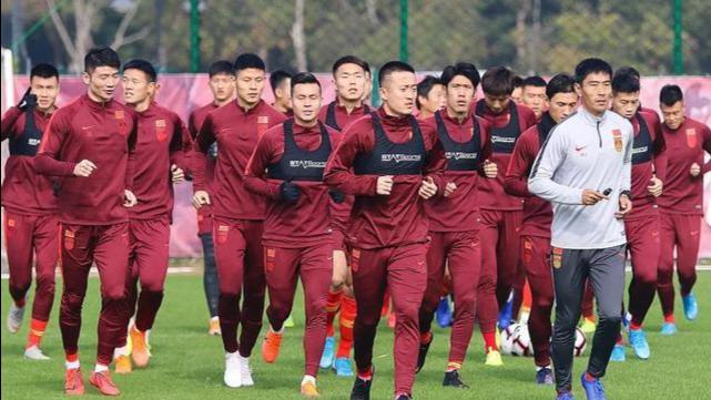 谈谈你是如何看待中国足球未来的发展和建议？(2)
