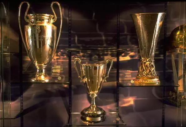 巴萨第一个欧冠曼联吧 解析｜1992年才拿到欧冠的巴萨(7)